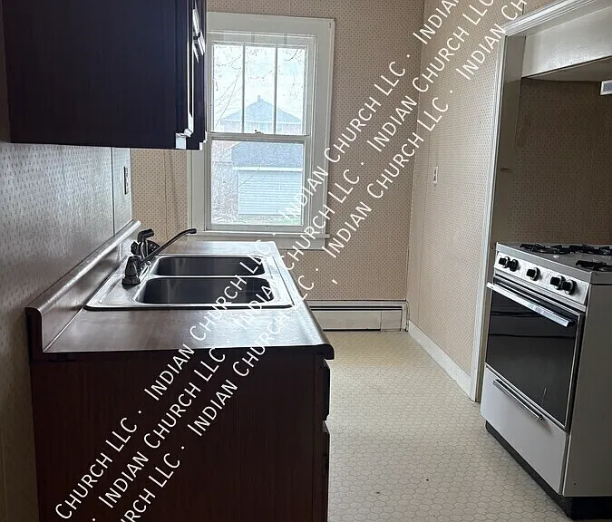 27 1/2 Madison Ave — Photo 3