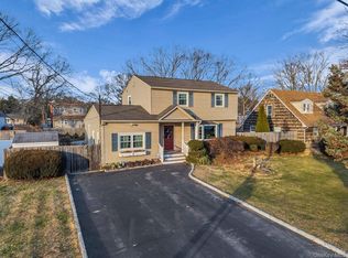 39 Appel Drive E, Shirley, NY 11967