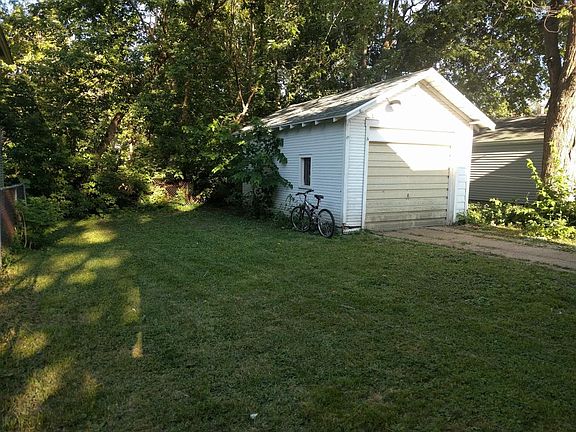 4th image of 320 Haag Ct