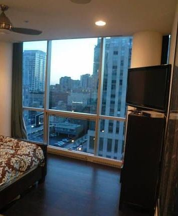 3rd image of 110 W Superior St #1003