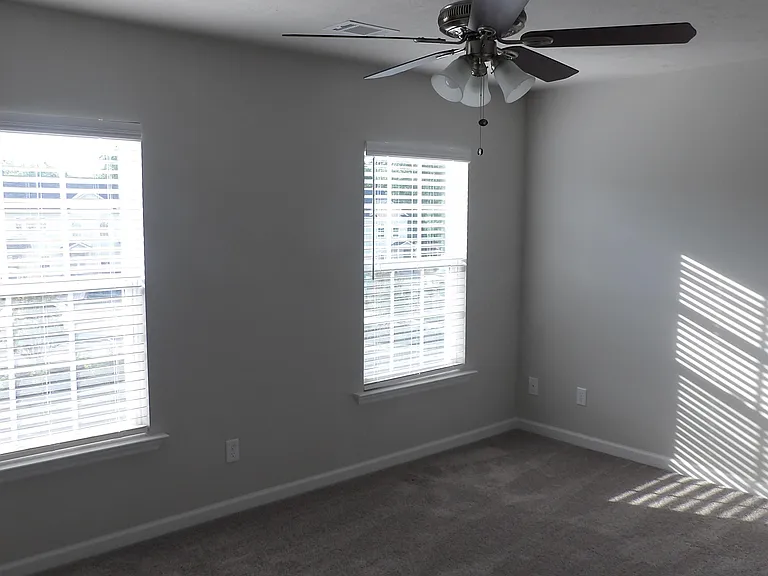 Joiner Crossing Apartments — Photo 27