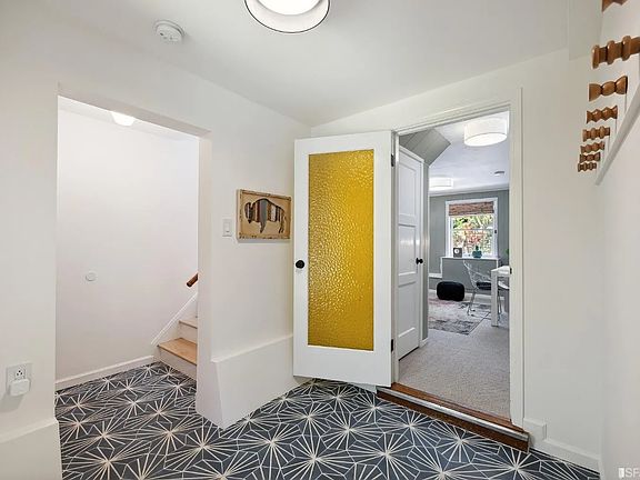 5th image of 64 Carver St