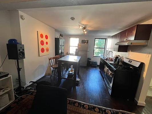 Rented by Delmark Realty LLC | media 26