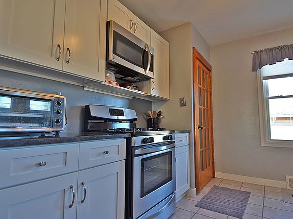 4th image of 106 Birmingham Ave