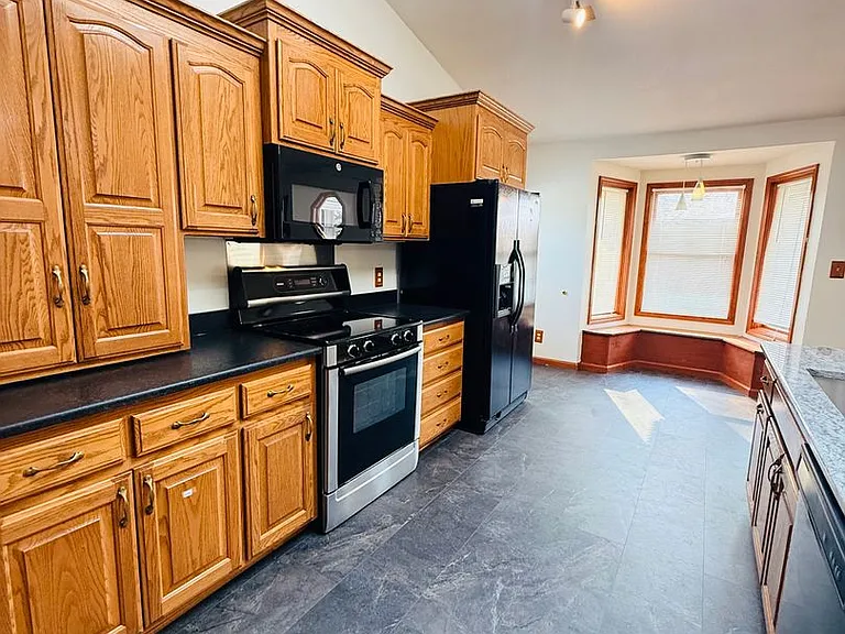 6239 SW Wanamaker Rd — Photo 10