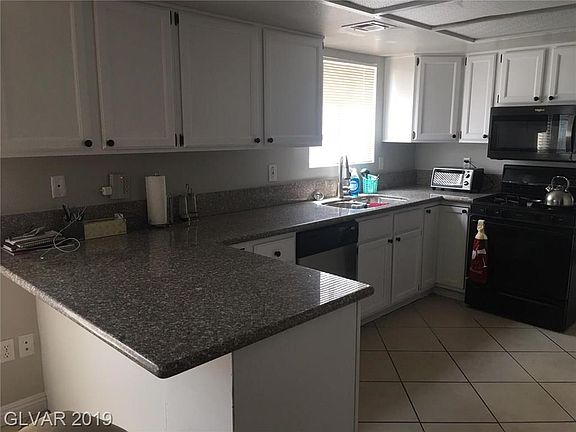 5th image of 3826 Steinbeck Dr