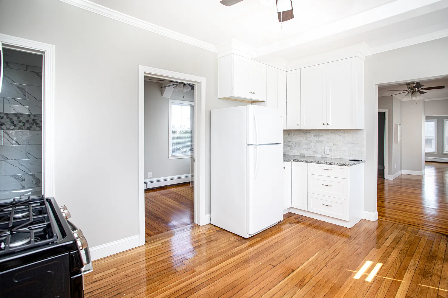446 Main St — Photo 3