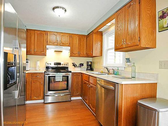 2nd image of 17 Brookwest Ln #17