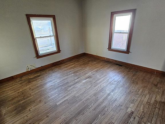 5th image of 204 E Concord Ave