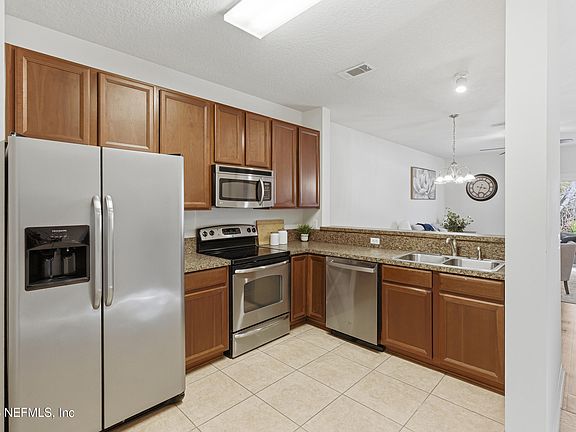 5th image of 220 LEESE Drive