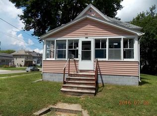 926 W 6th St, Waterloo, IA 50702