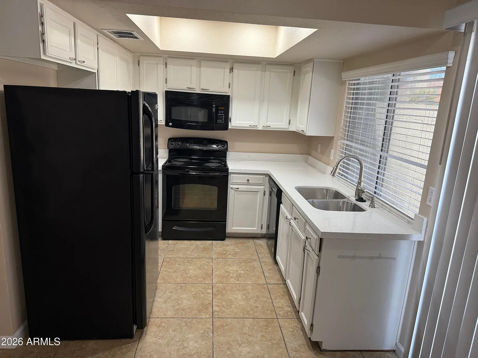 3 bed, 1591 sqft, $2,000 — Photo 3