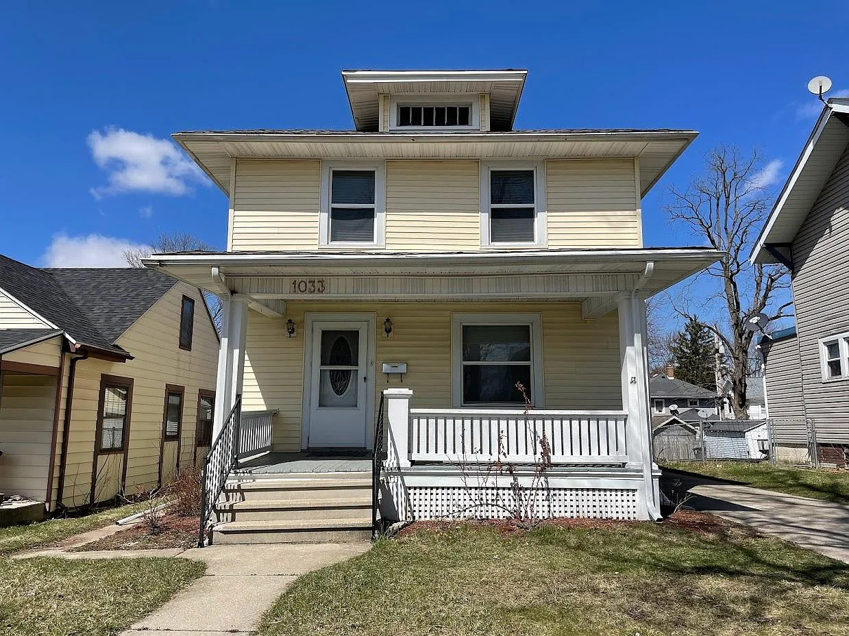 1033 Forest Ave photo 1