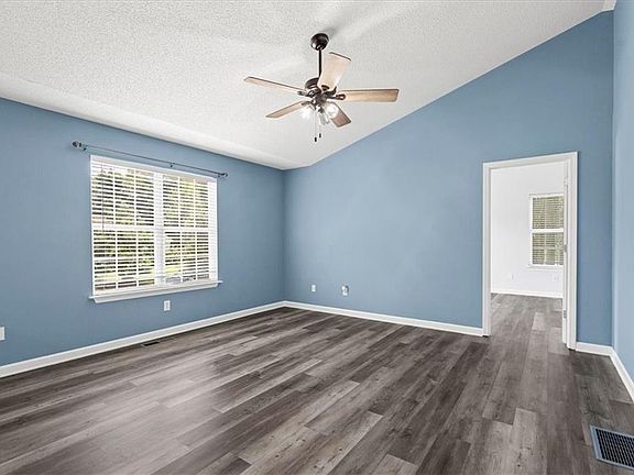 5th image of 17 Mill View Ct