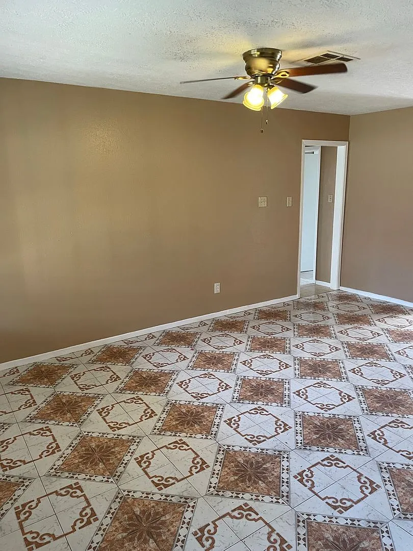 3 Bedroom home available in Southwest Houston — Photo 4