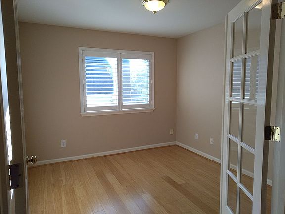 5th image of 829 191st St SW