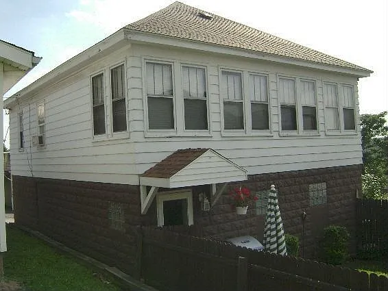94 Lenox St photo 1