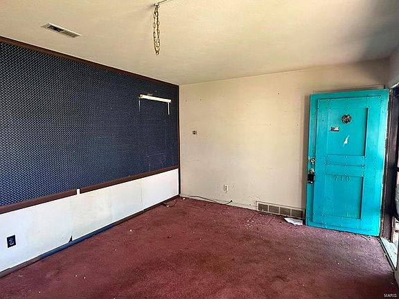 2nd image of 710 Saint Judith Ln