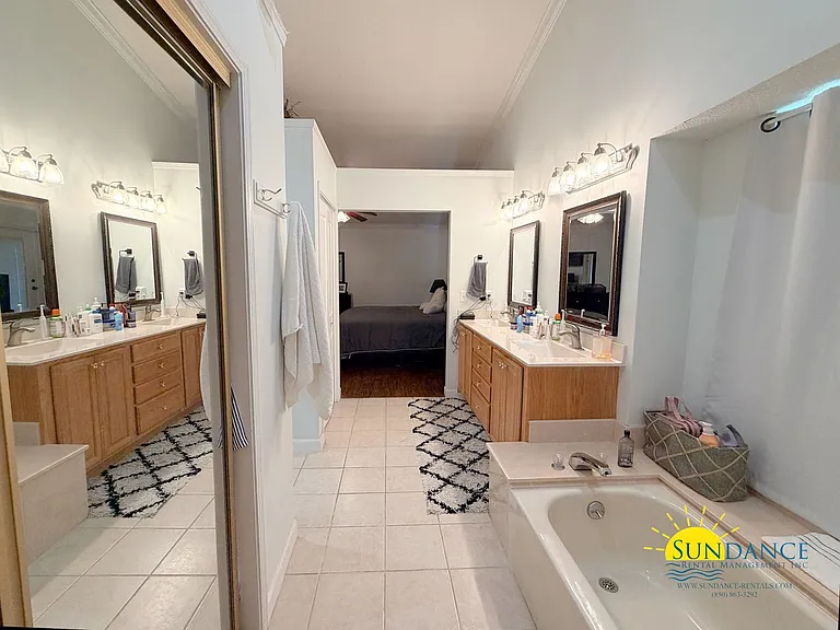 225 Lakeside Ln — Photo 13