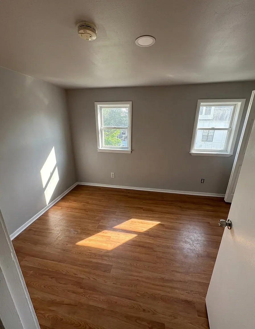 3 bed, 1200 sqft, $3,000 — Photo 3