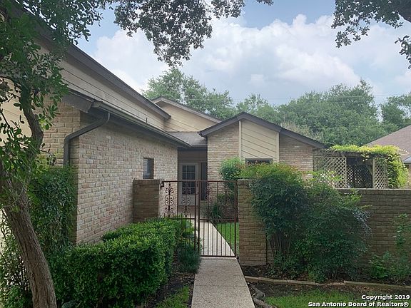 2nd image of 3627 Hunters Cir