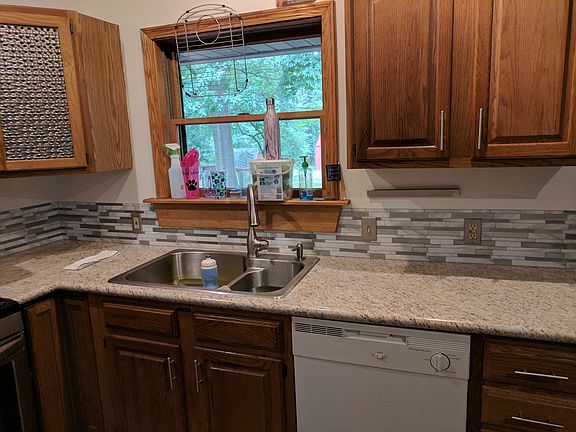 5th image of 4740 East Dr