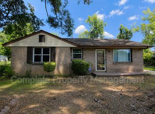 1240 Rayfield Dr, Birmingham, AL 35228