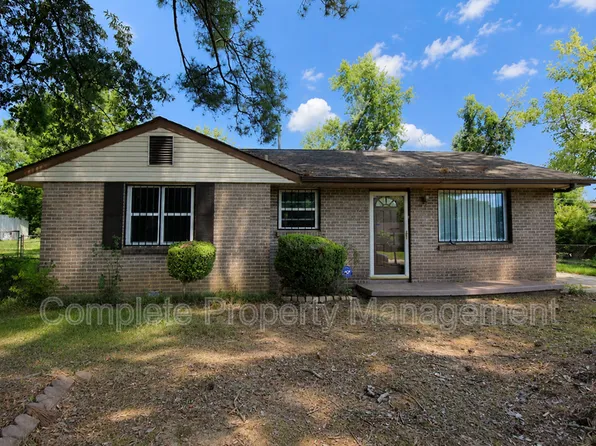 1240 Rayfield Dr, Birmingham, AL 35228