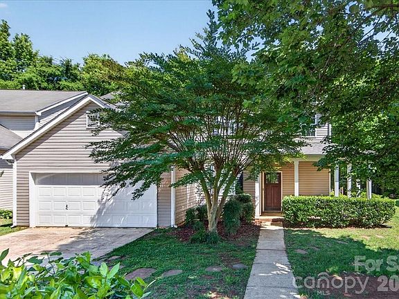 3rd image of 9200 Royal Highlands Ct