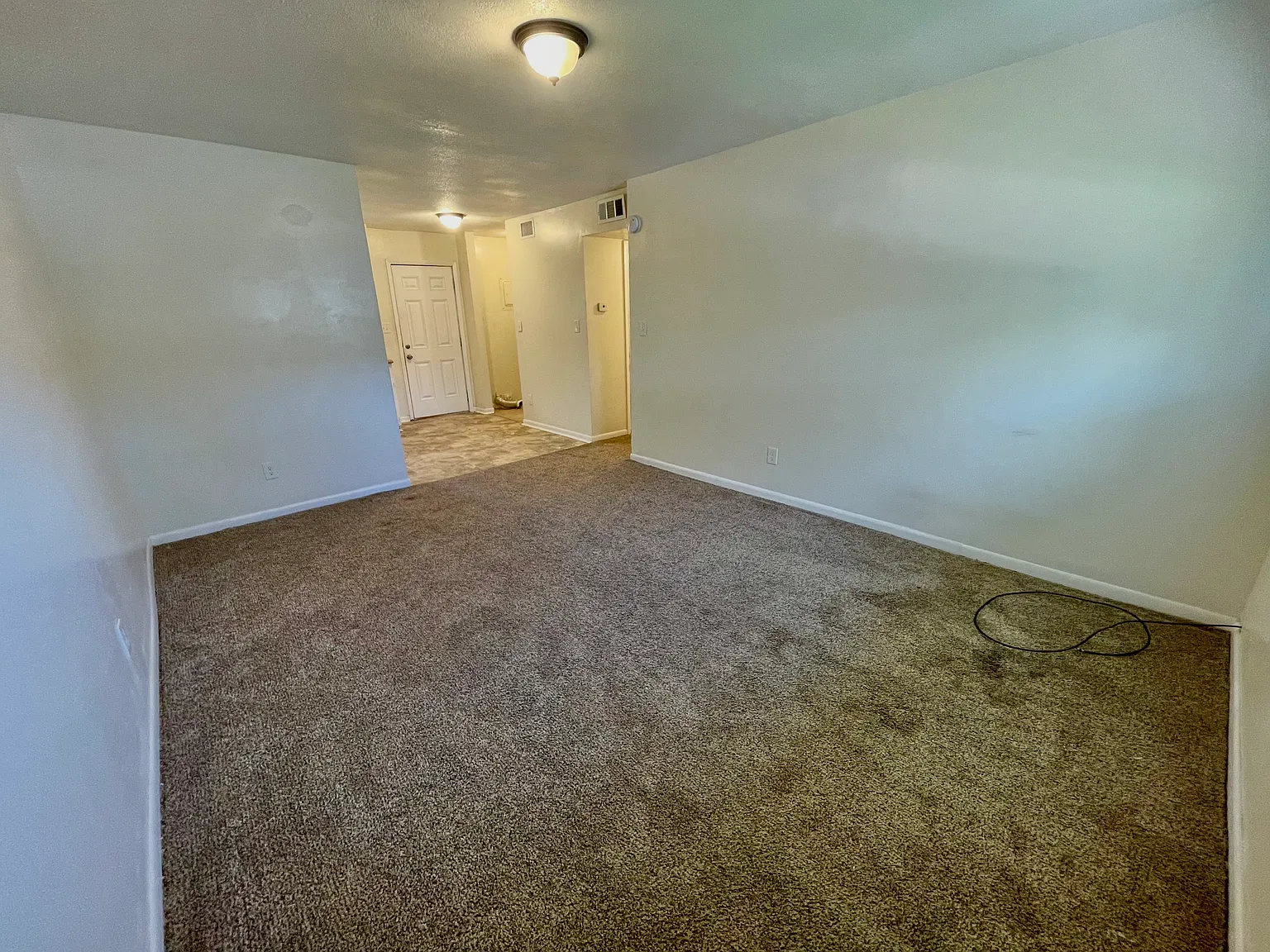 2 bed, 728 sqft, $875 — Photo 4