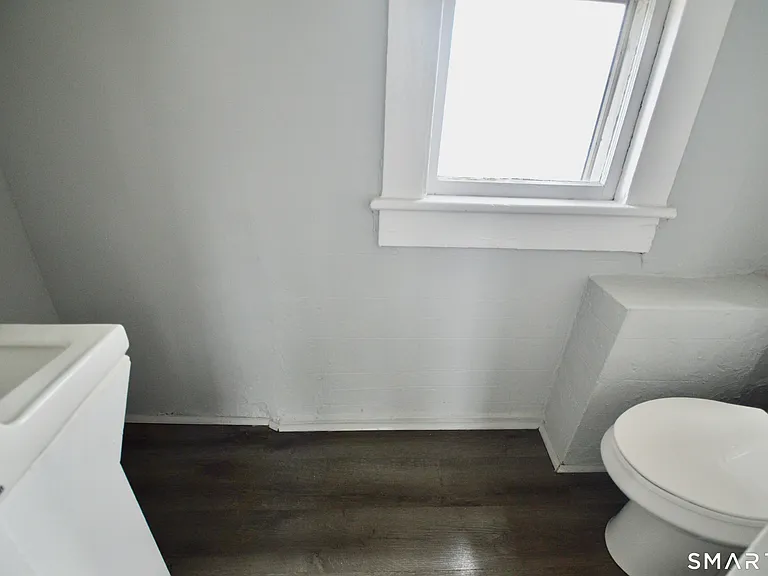 2310 Barnum Ave #1 — Photo 4