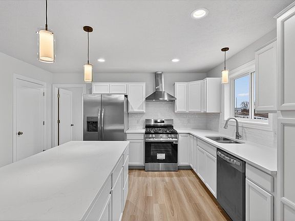 2nd image of 10555 68th St SE