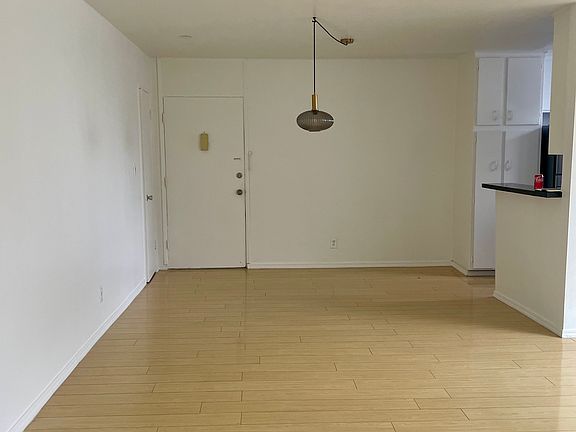 2nd image of 952 Maltman Ave #A
