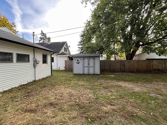 3rd image of 1011 S 33rd St