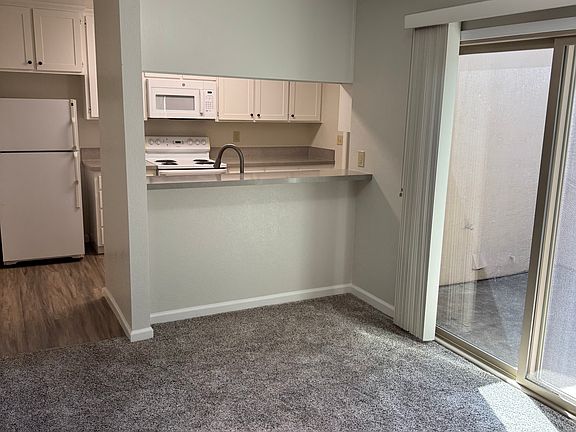 2990T dining room