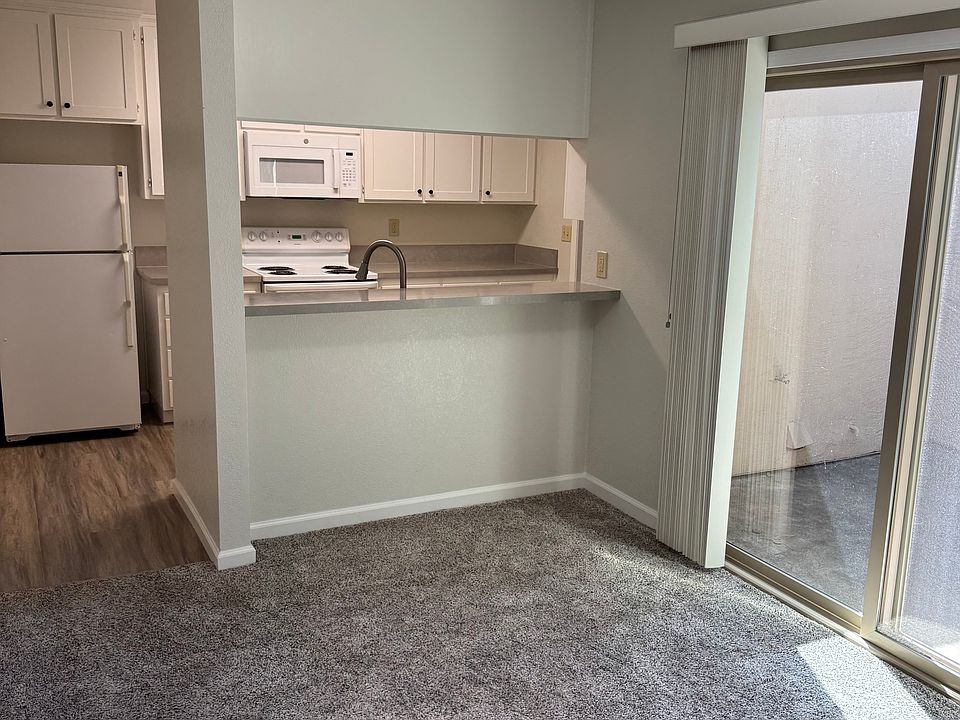 2990T dining room