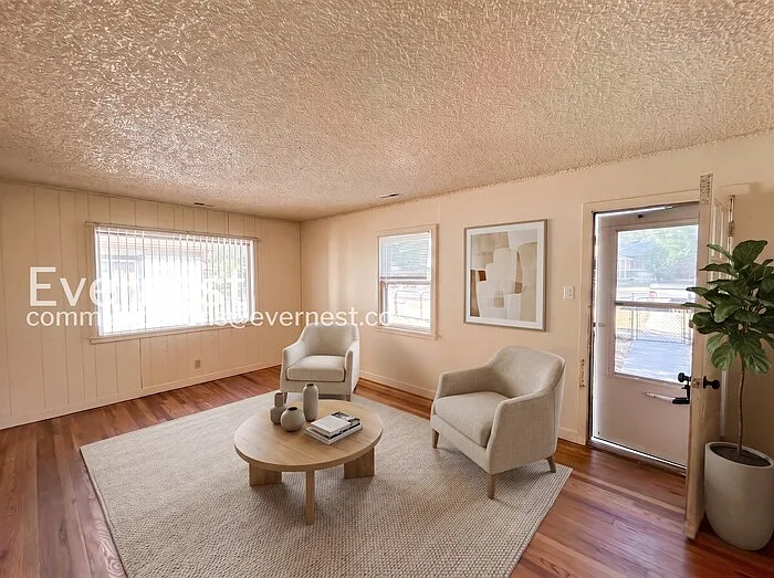 943 E Las Animas St — Photo 5