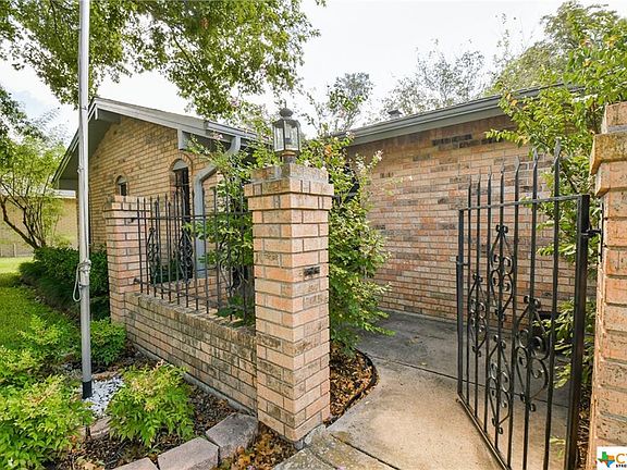 2nd image of 3405 Cottonwood Ln