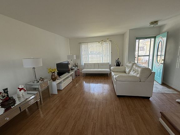 5th image of 413 N Ashbury Ave