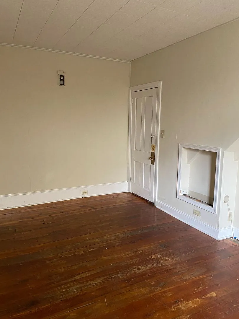 236 E Hector Street — Photo 2