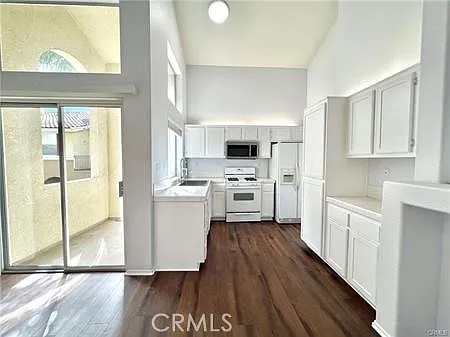 3 bed, 1400 sqft, $4,150 — Photo 2
