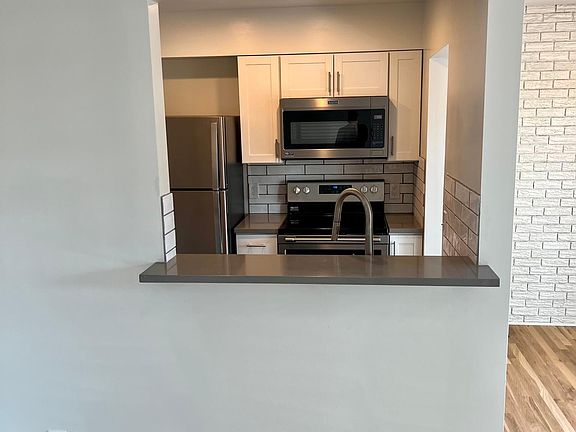 4th image of 4515 Jefferson St APT 5