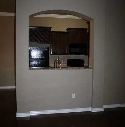 5th image of 516 Fieldstone Dr