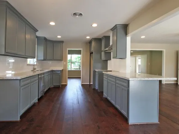 6727 Kury Ln, Houston, TX 77008