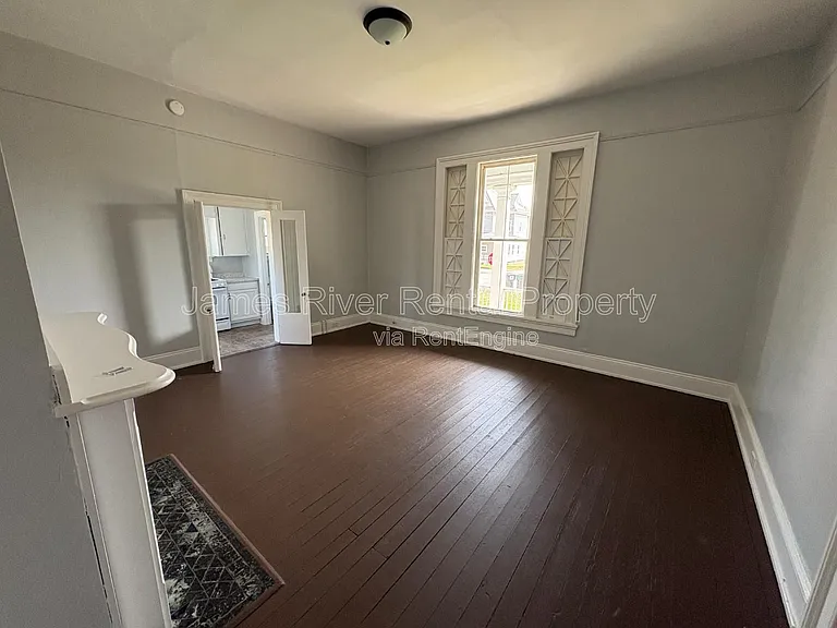 1003 Floyd St #5 — Photo 1
