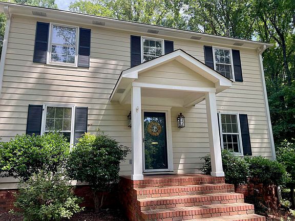 2nd image of 810 Somerset Pl