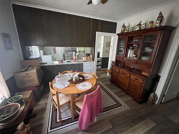 4th image of 17 Deforest St