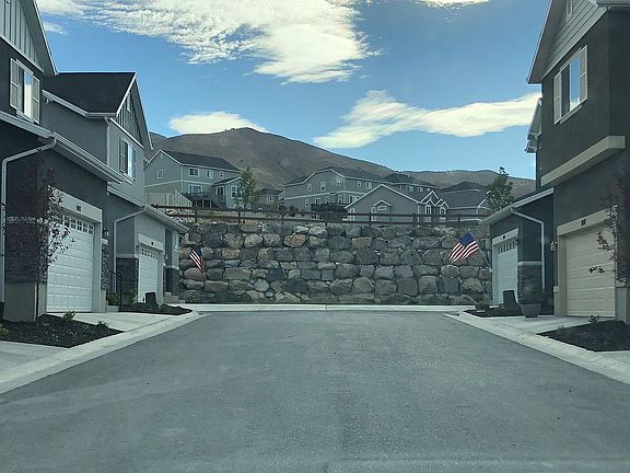 2nd image of 3041 S Willow Creek Dr