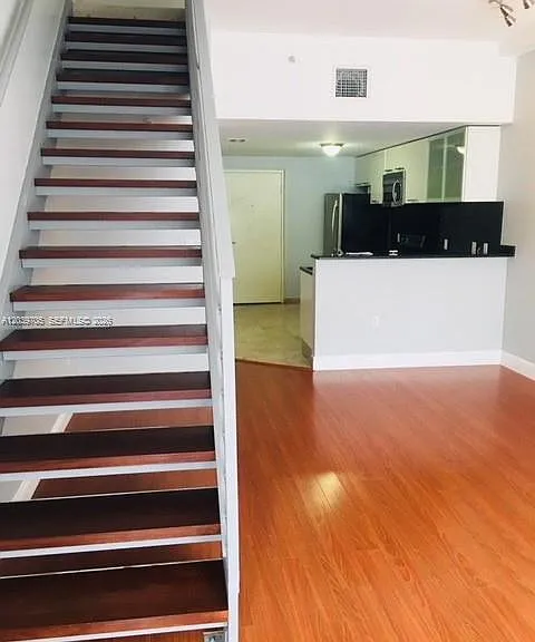3339 Virginia St #105 — Photo 3