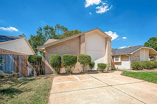 7111 Village Lake Dr Photo 1